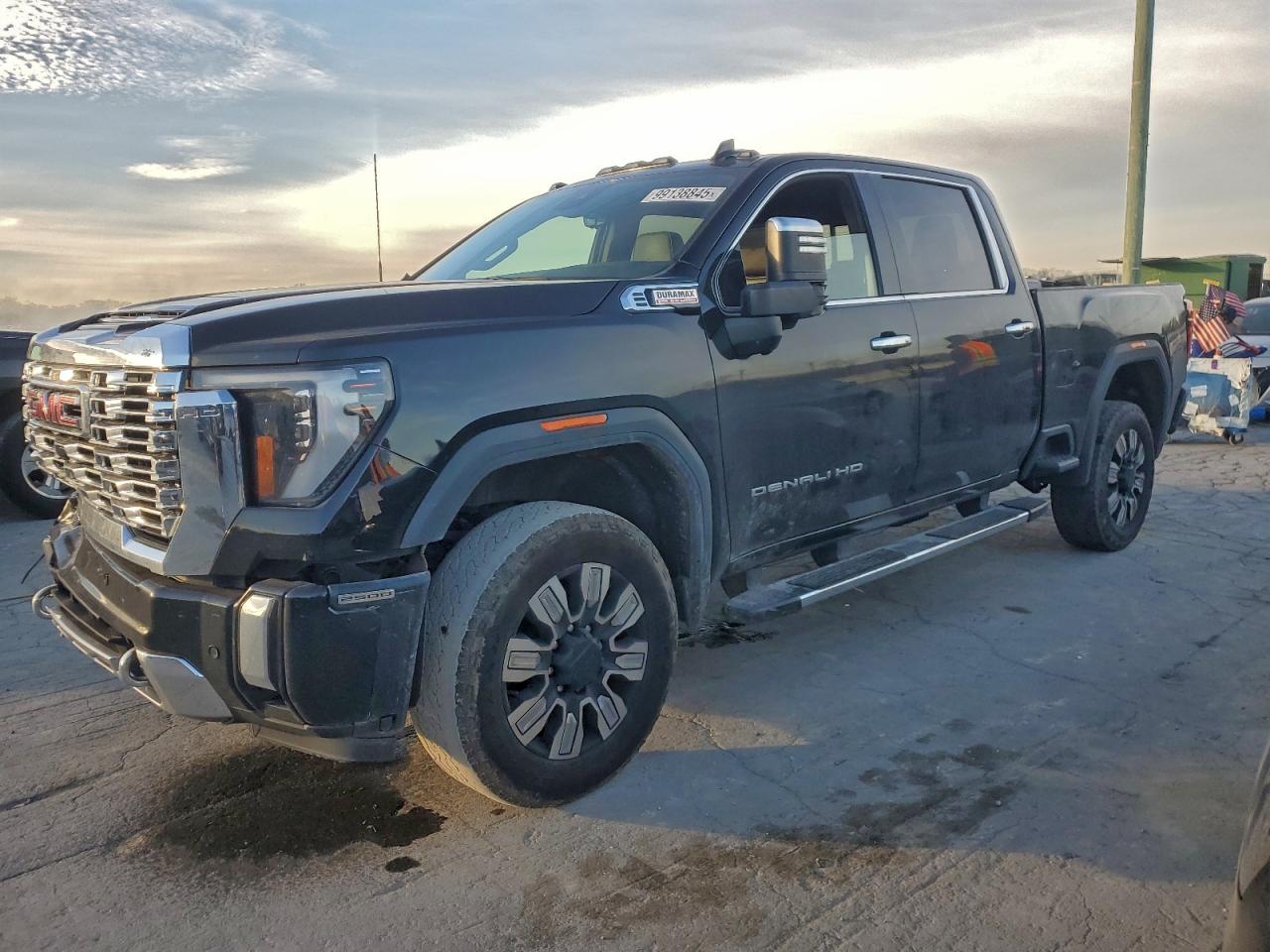 GMC Sierra K2500 Denali Image 1