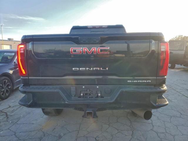 GMC Sierra K2500 Denali Image 2