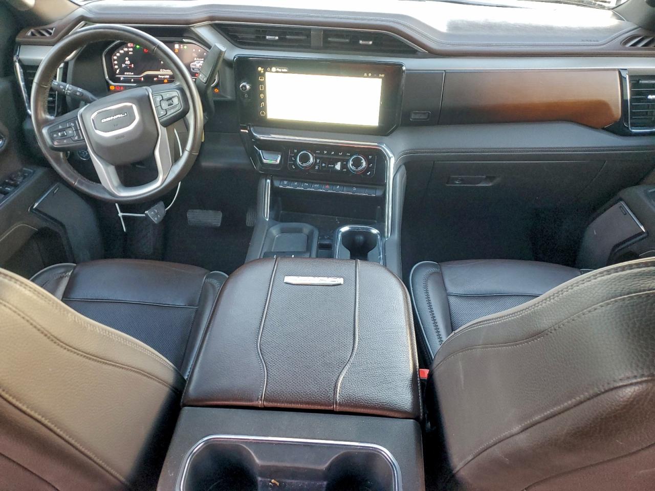 GMC Sierra K2500 Denali Image 8