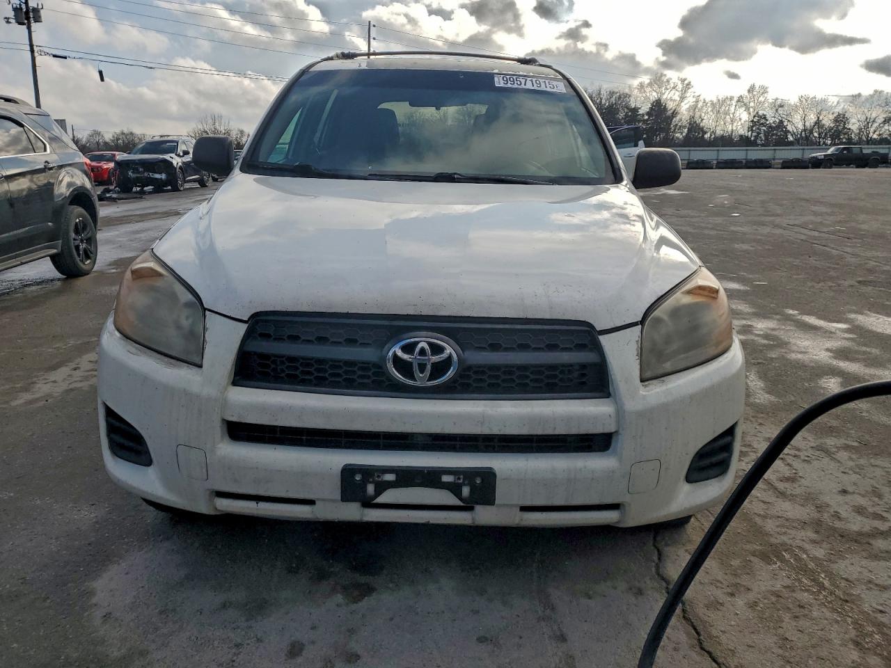 Toyota RAV4 Image 4