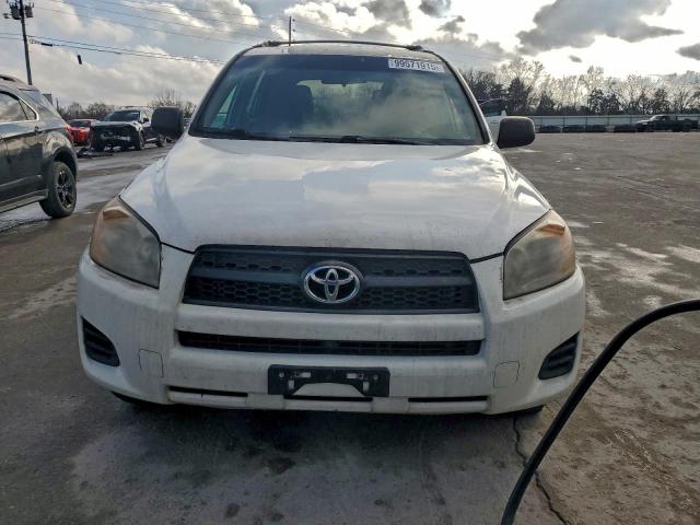 Toyota RAV4 Image 4