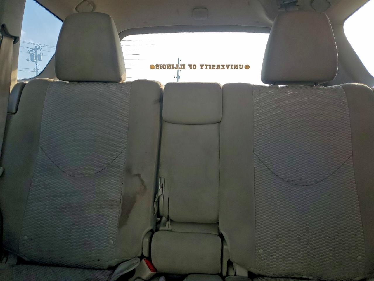 Toyota RAV4 Image 10