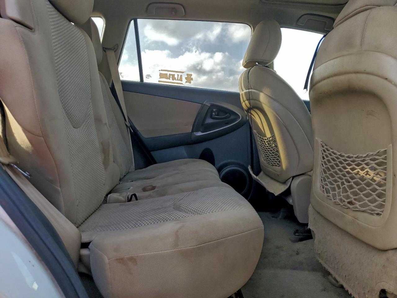 Toyota RAV4 Image 13