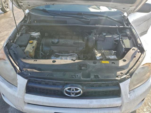 Toyota RAV4 Image 9