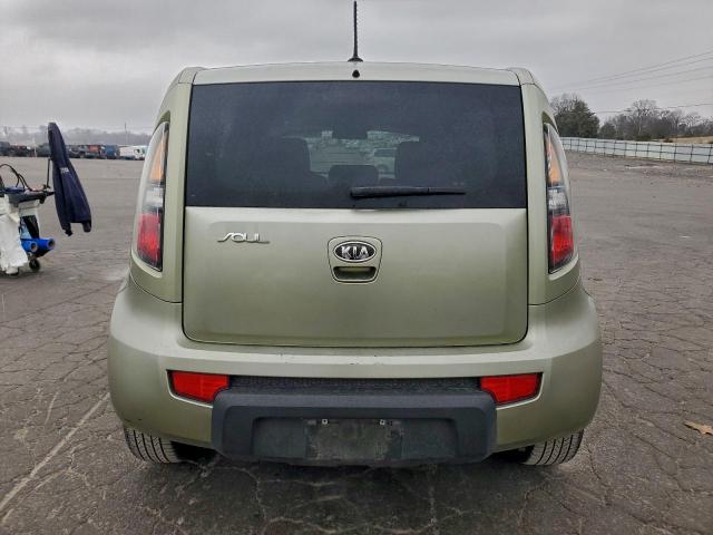Kia Soul + Image 10