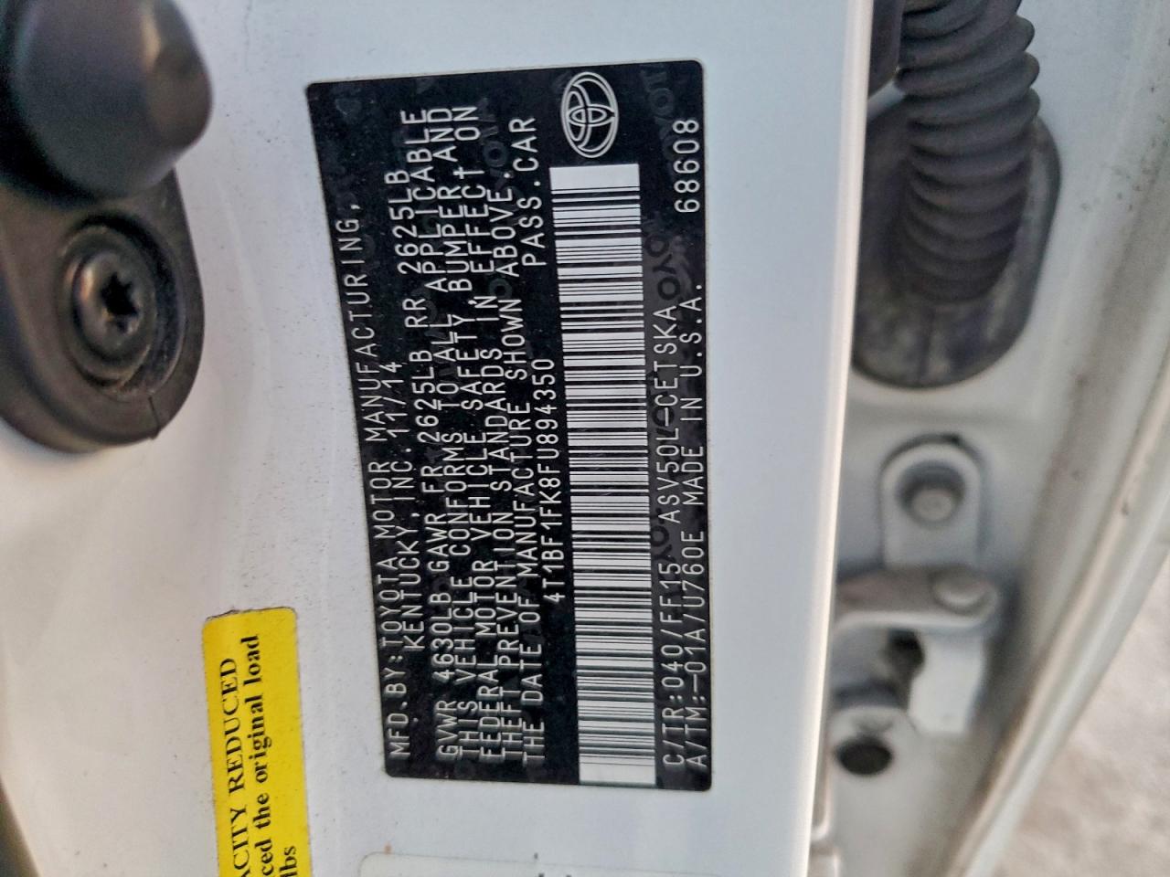 Toyota Camry Le Image 9