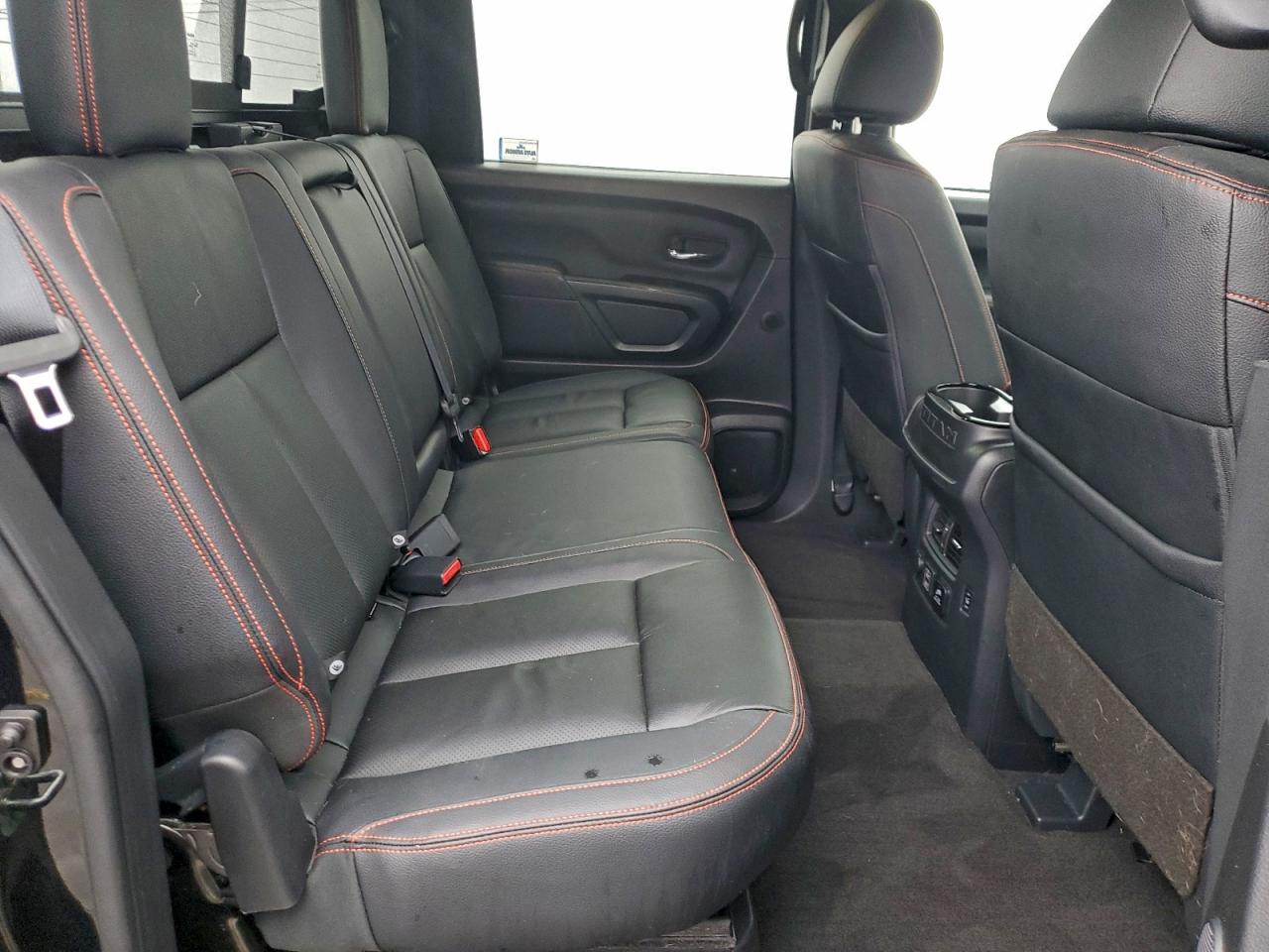 Nissan Titan Sv Image 11