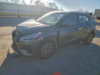  Salvage Nissan Kicks