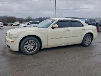  Salvage Chrysler 300